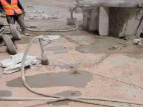 涟水水泥混凝土路面板底注浆技术 路面脱空注浆整治方案