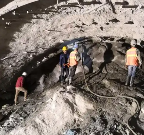 涟水拱顶带模注浆料的施工流程及注意事项